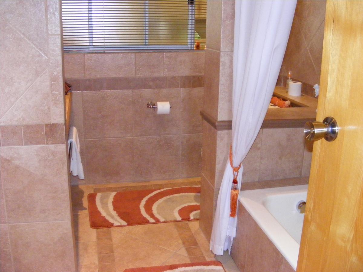 Bubez Guesthouse Барбертон Экстерьер фото