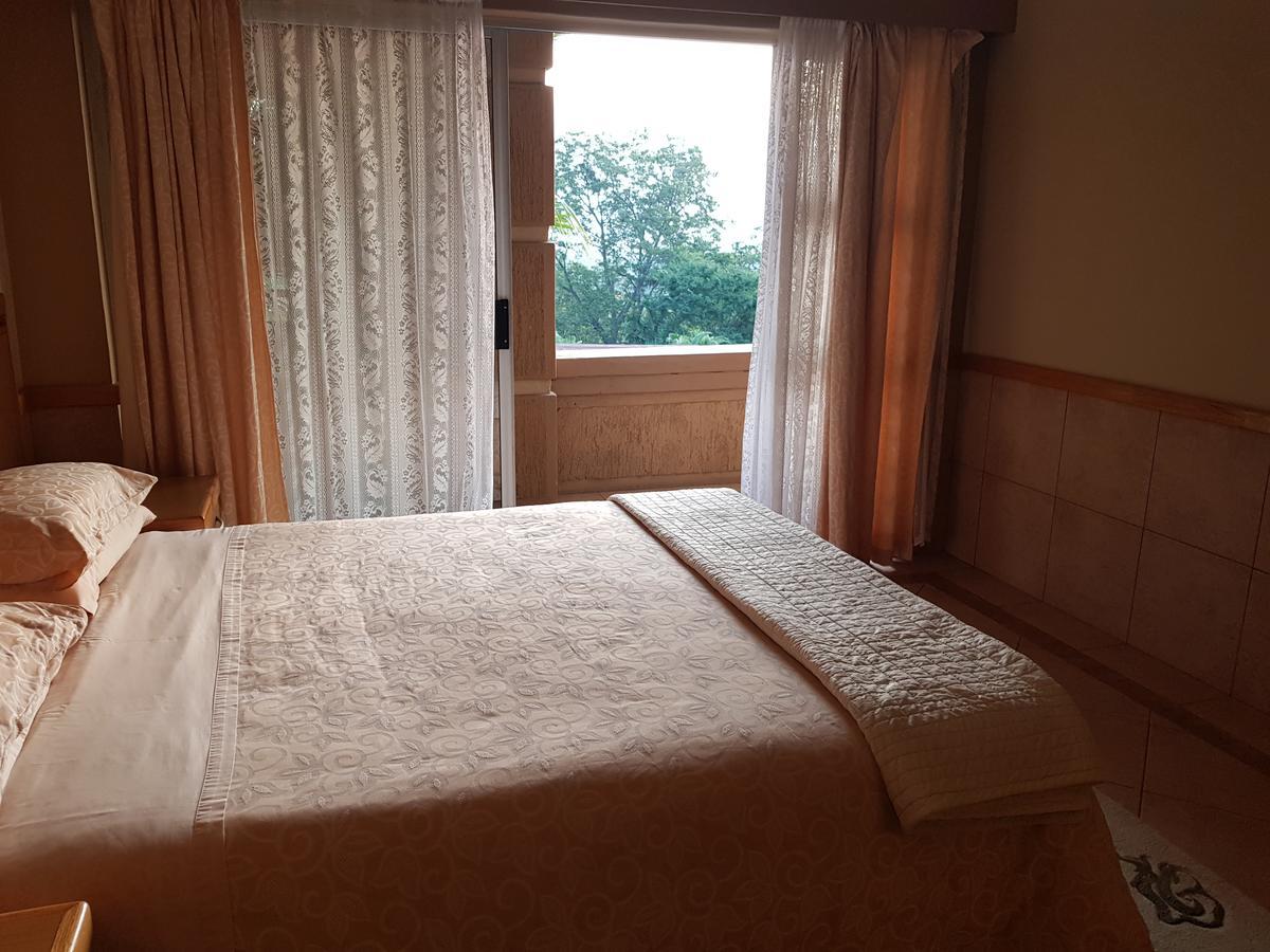 Bubez Guesthouse Барбертон Экстерьер фото